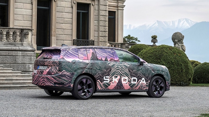 Флагманский трёхрядный кроссовер Skoda Peaq: официальные скетчи и дата премьеры